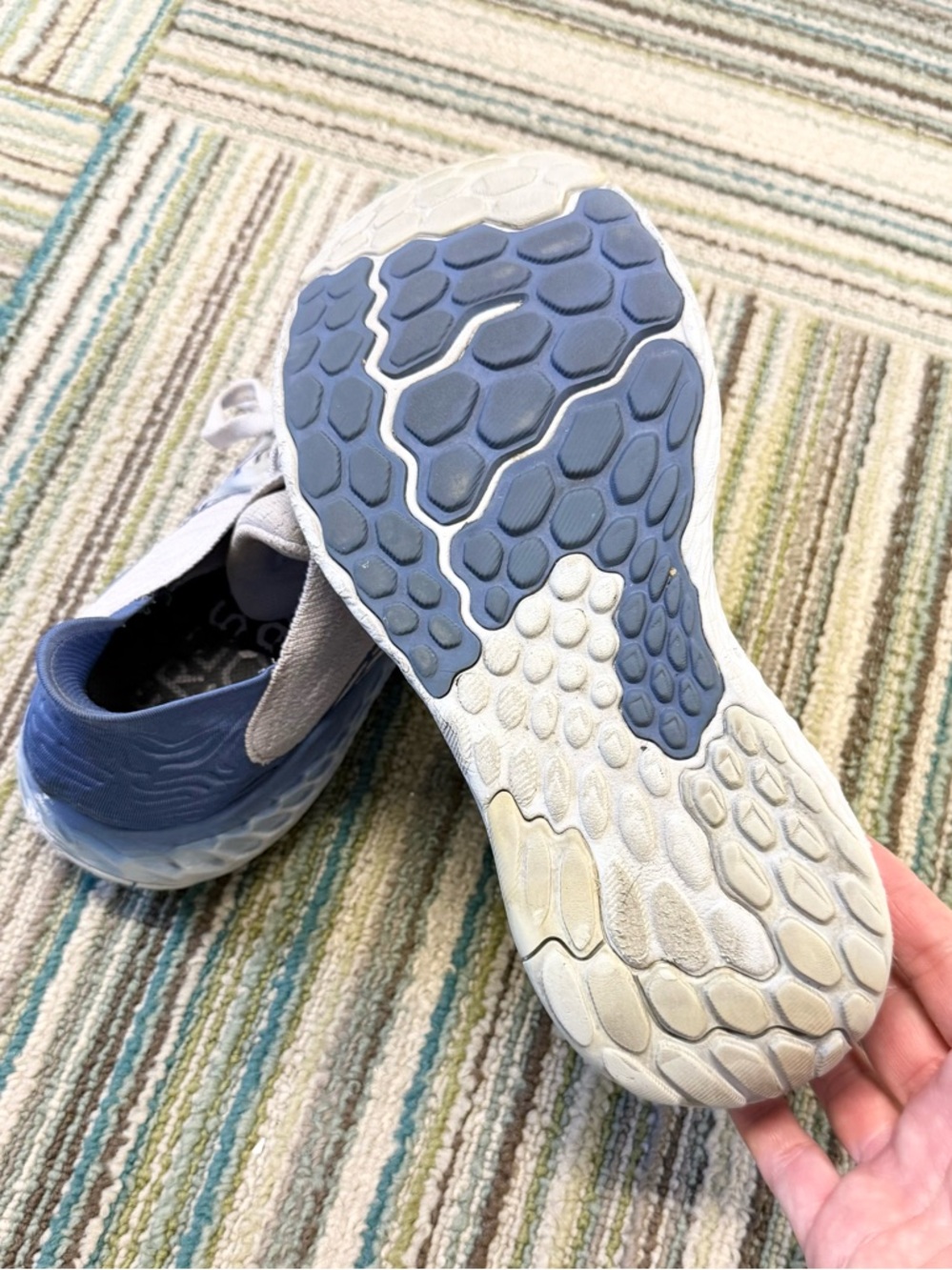 New Balance Women's 1080v10 Fresh Foam Running Shoe 7.5 - Picture 9 of 12